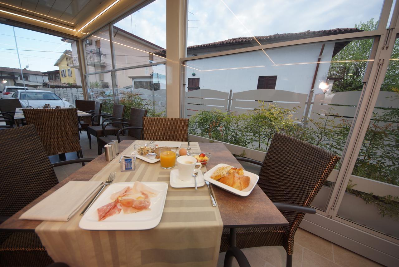 Hotel Clarin 14 By Dori Peschiera del Garda